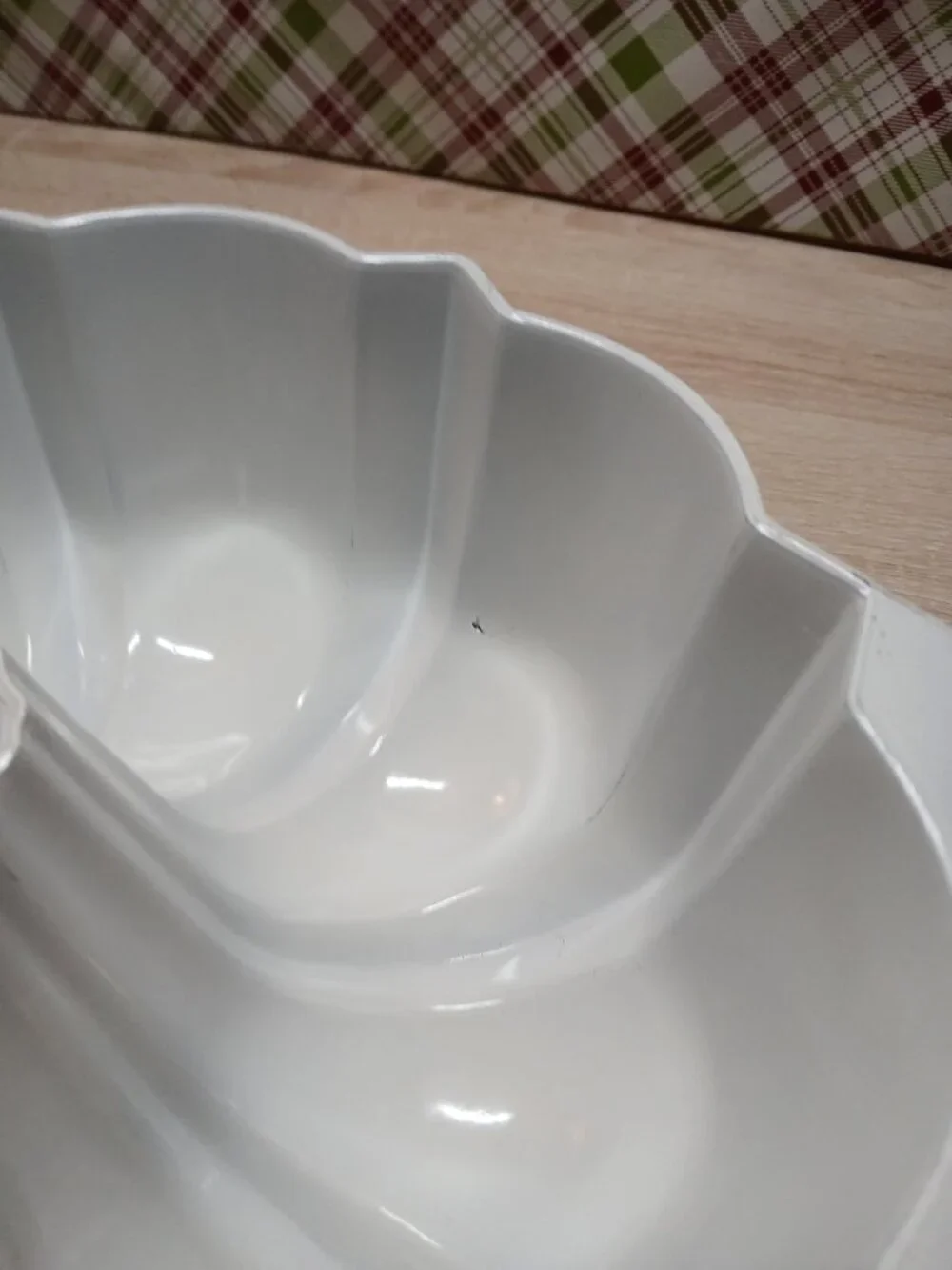 VINTAGE 1970s NORDIC WARE BEST BUNDT FLUTED CAKE PAN YELLOW AND GOLD OMBRE